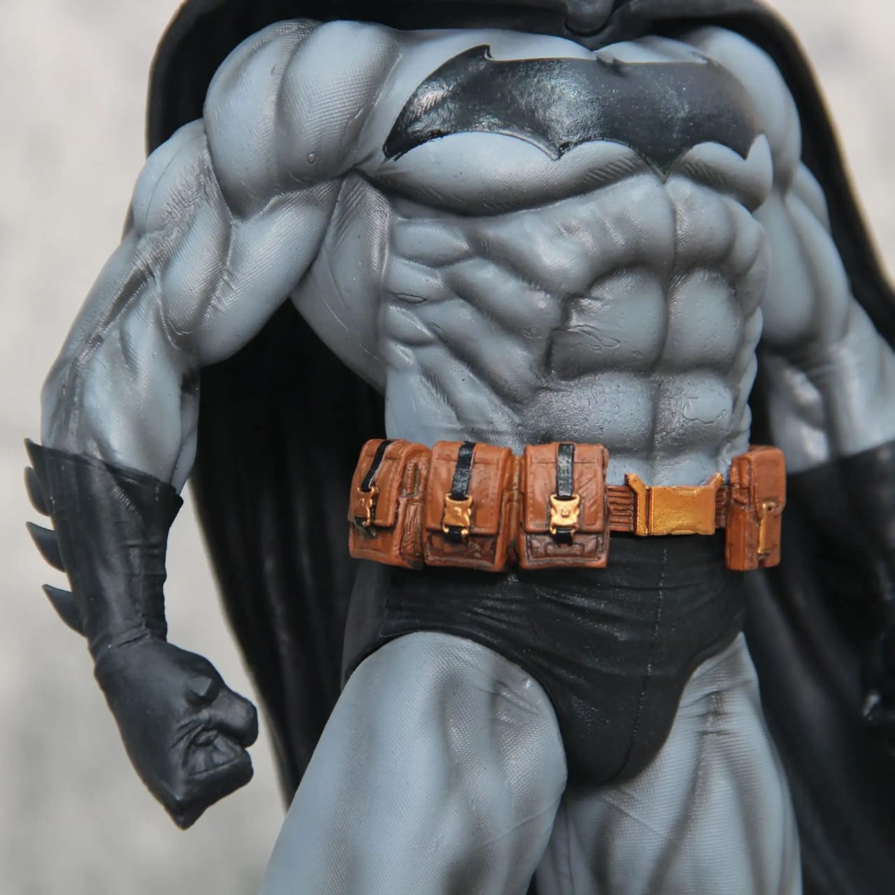 PRE-ORDER Batman ultimate