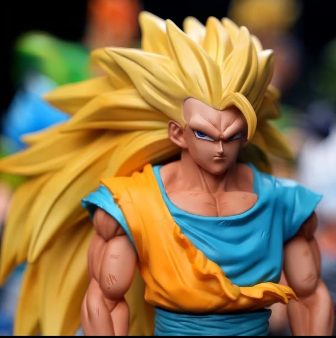 PRE-ORDER Goku SSJ 3 classic