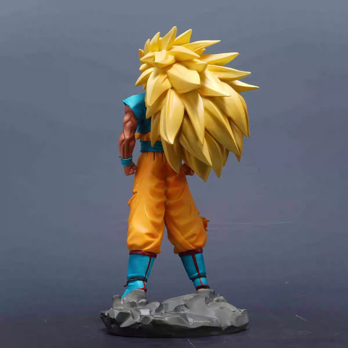 PRE-ORDER Goku SSJ 3 classic