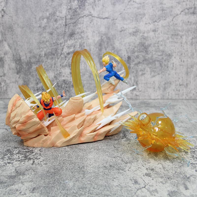 PRE-ORDER Goku vs vegeta fight