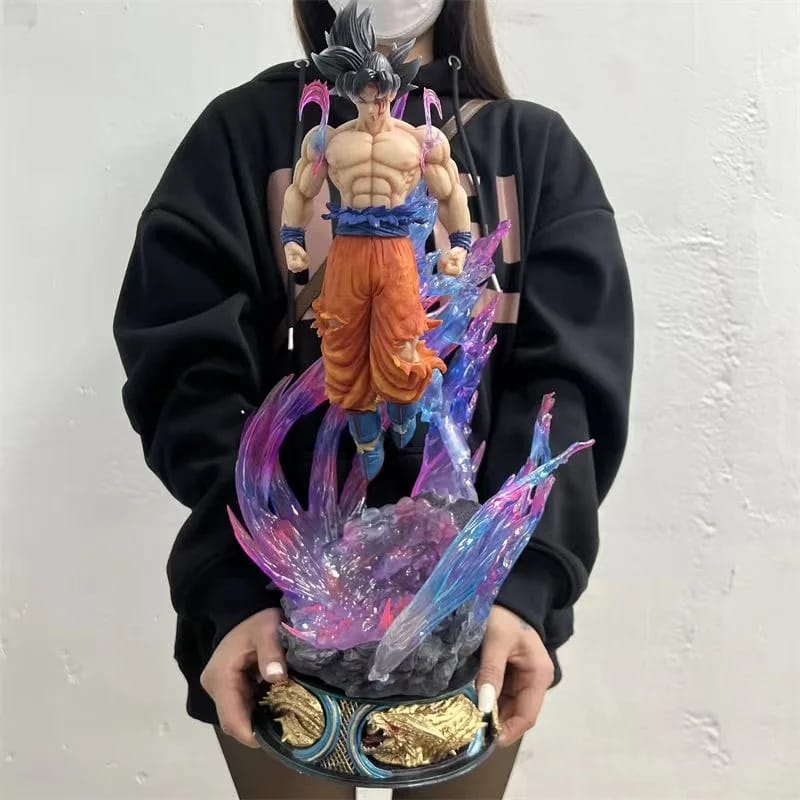 PRE-ORDER Goku ultra instinct large