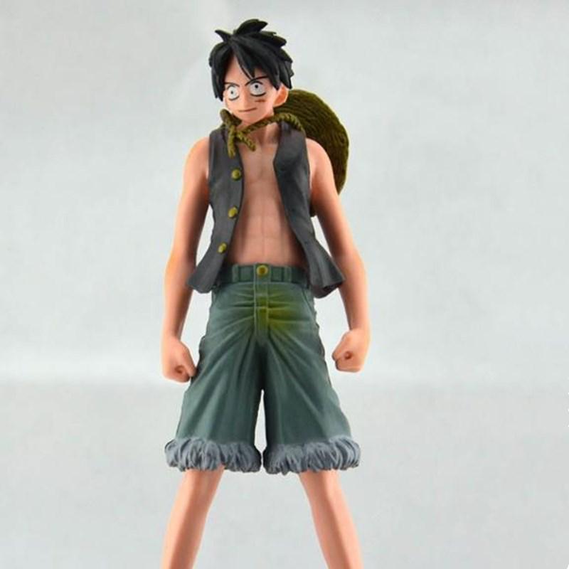 One Piece: Luffy in Green Shorts